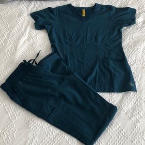 Wonderwink Aero flex scrubs